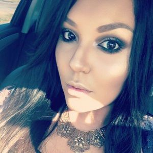 Meet your Posher, Victoria